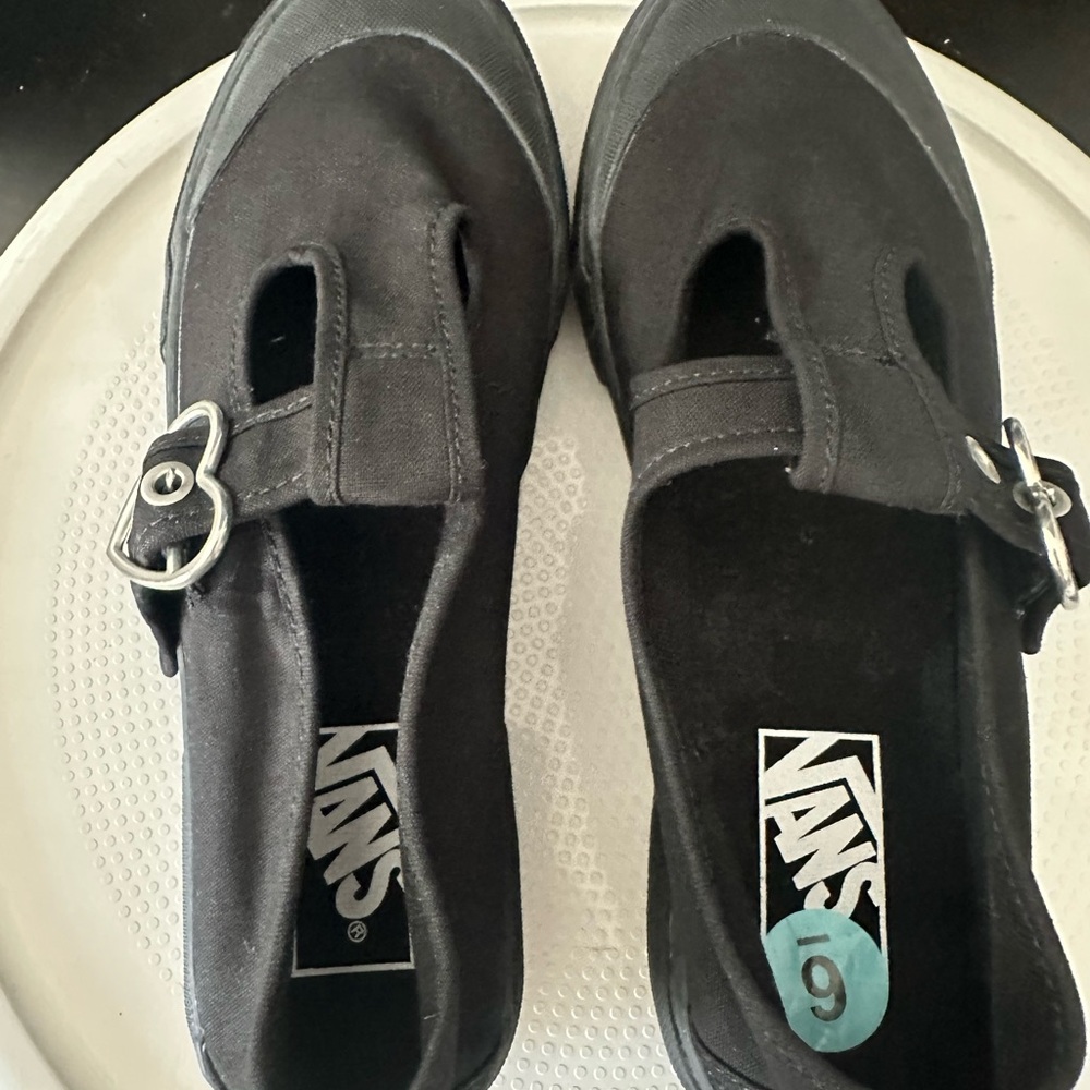 🆕Vans Canvas Heart Buckle Mary Janes - Picture 8 of 14